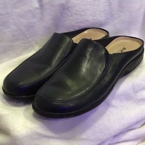 Black leather Mules by Air Supply plus size 8 1/2 medium great preowned conditio